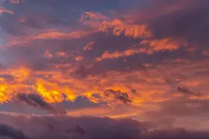 Cloud Cover Prints: 2s99hhj