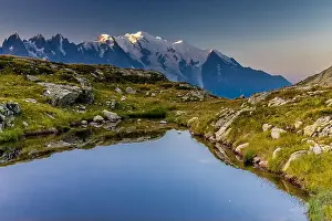 Beautiful Mountain Prints: 2ye8g64