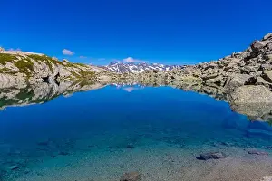 Beautiful Mountain Prints: 2ye8g90