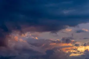 Cloud Cover Prints: 2yeyftt