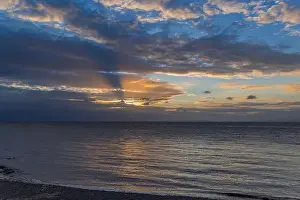 Crepuscular Rays Prints: 2yh2j4e