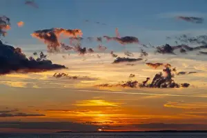 Calm Sea Prints: 2yh2ja6