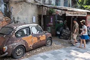 Fiat Prints: 32 Bar Chocolate Shop in Talad Noi Bangkok