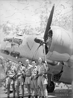 Aircrew Prints: 4 2 Squadron RAAF Hudson aircrew Hughes NT Feb 1943 AWM NWA0073