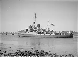 Warships Prints: 57 HMAS Ballarat by Allan Green SLV H91.108 291