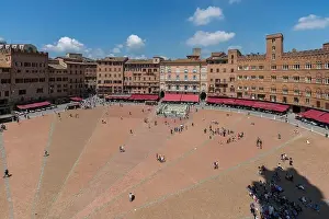 Torre Prints: Aerial view of the cityscapes in Siena, Piazza del Campo in Siena city center