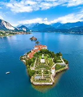 Lago Prints: Aerial view of Isola Bella, in Isole Borromee archipelago in Lake Maggiore, Italy