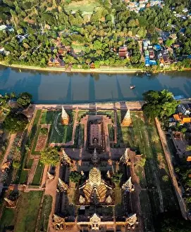 High View Prints: Aerial view of Wat Chaiwatthanaram ruin temple in Ayutthaya, Thailand