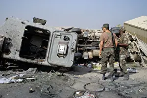 Nightmare Prints: The aftermath of the 1991 Gulf War in Kuwait : the death highway, Mutla ridge