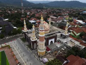 Masjid Prints: Agung Al-imam Mosque panorama view Largest Mosque in Majalengka