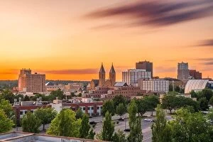 Images Dated 8th August 2019: Akron, Ohio, USA downtown skyline at dusk
