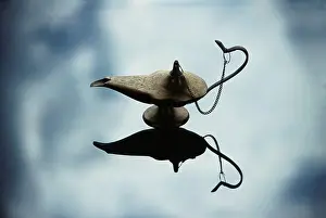 Aladdin lamp ; antique ; vintage ; magic lamp ; genie in the lamp ; wonderful lamp ;
