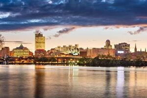 Images Dated 7th October 2016: Albany, New York, USA skyline on the Hudson River at sunset