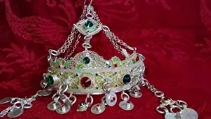 Berber Prints: Amazigh Berber jewelry TAWNZA, they are placed on the head
