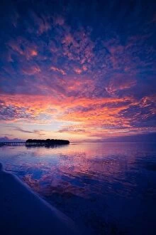 Images Dated 11th December 2015: Amazing abstract background. Beautiful sunset colors in Maldives