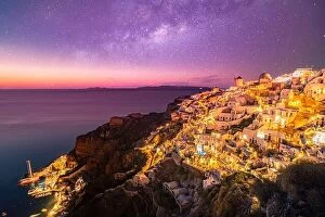 Images Dated 9th October 2019: Amazing evening view of Santorini island. Picturesque spring sunset on the famous Fira village