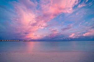 Images Dated 21st April 2016: Amazing panorama beach landscape. Maldives sunset seascape view. Horizon with sea and sky