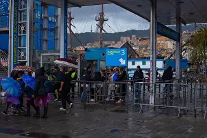 Liguria Prints: Aquarium of Genova. Large oceanarium near the port: aquariums with a recreated ecosystem