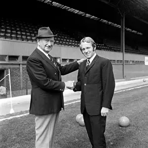 Supporters Prints: Archie Gemmill signs for Derby County