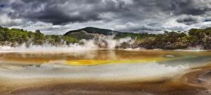 Images Dated 7th April 2014: Artist's Palette Pool in Waiotapu Thermal Reserve, Rotorua, New Zealand