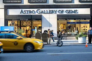 On The Move Prints: The Astro Gallery of Gems offers a full line of minerals and fossils on Fifth Avenue