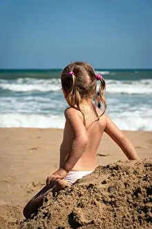 Baby Girl Prints: Baby girl in summertime rear view