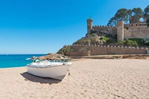 Images Dated 9th April 2018: Beach at Tossa de Mar and fortress in a beautiful summer day, Costa Brava, Catalonia, Spain