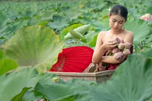 Lotus Prints: Beautiful asia women wearing traditional Thai dress