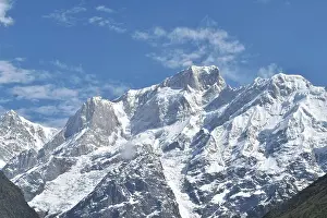 Himalayan Prints: Beautiful Close up of snow covered Himalayan mountain range on the way to Kedarnath temple