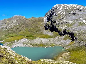 Emerald Prints: Beautiful lake bellow rocky mountains