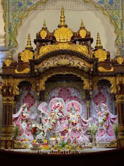 Radha Prints: BEAUTIFUL RADHA KRISHNA AT ISKCON TEMPLE
