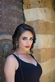 20 25 Prints: Beautiful woman staring outdoors