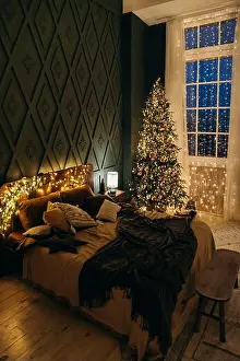 Gifts Prints: Bedroom decorated for Christmas