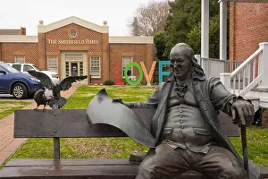 Smithfield Prints: Ben Franklin bronze sculpture sitting on bench in Smithfield Virginia