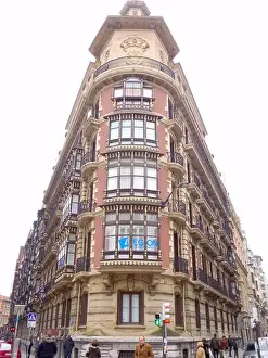 Bilbao Prints: The Bilbao Edificio en la Calle Gardoki 10