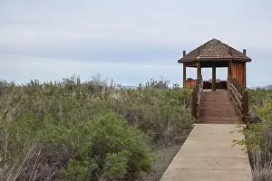 Feathered Prints: A birdwatching shelter at Toppenish National Wildlife Refuge, Washington, USA