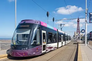 Inglaterra Prints: Blackpool Tramway at tram stop