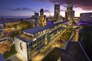 Stadtkern Prints: Blaue Stunde, Panoramaansicht, Breitscheidplatz, Charlottenburg, Berlin, Deutschland
