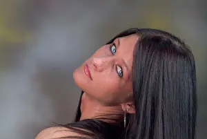 Eyed Prints: A blue eyed beautiful model girl looking over her shoulder