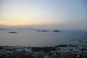 Cristo Prints: Bodrum, Turkey. 04 October 2023: Seaside town of Turgutreis and spectacular sunsets