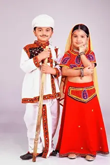 Rajasthani Prints: Boy and girl in fancy dress costume as Rajasthani couple - MR