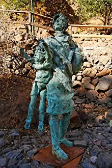 Canary Prints: Bronze sculpture mother with child, Barranco de Guayadeque, Gran Canaria, Spain