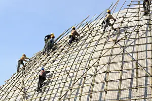 Crawl Prints: building a scaffold with bamboo in Hong Kong
