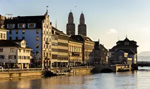 Minster Prints: Buildings at the embankment of Zurich - Switzerland