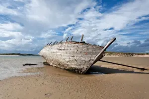 Shipwreck Prints: Bunbeg, Donegal : boat wreck on an Irish beach