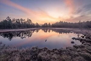 Images Dated 9th October 2019: Calmness and cold autumn morning landscape with sunrise, beautiful reflections
