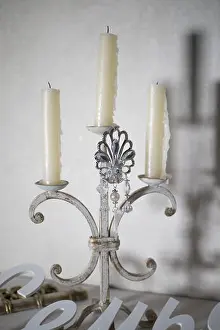 Holder Prints: Candlestick for three candles with a classic style, decorated with crystal.Decor retro