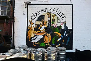 Motivational Prints: Cead Mile Failte painting on pub wall, Belfast