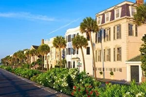 Images Dated 19th May 2015: Charleston, South Carolina, USA homes along The Battery in the morning