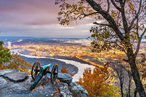 Chattanooga, Tennessee, USA view from Lookout Mountain at twilight